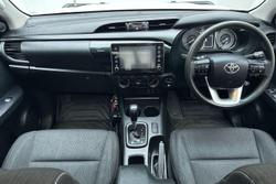 2022 Toyota Hilux SR