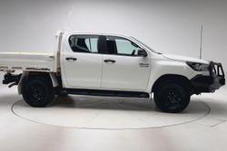 2022 Toyota Hilux SR