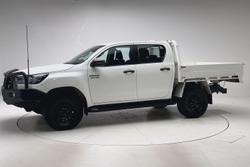 2022 Toyota Hilux SR