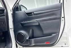 2022 Toyota Hilux SR