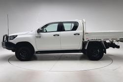 2022 Toyota Hilux SR