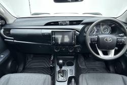 2022 Toyota Hilux SR