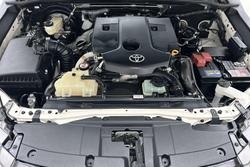 2022 Toyota Hilux SR