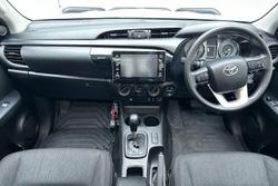 2022 Toyota Hilux SR