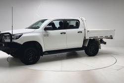 2022 Toyota Hilux SR