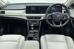 2023 Mahindra XUV700 AX7L