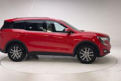 2023 Mahindra XUV700 AX7L