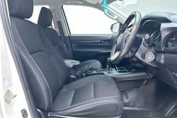 2022 Toyota Hilux SR