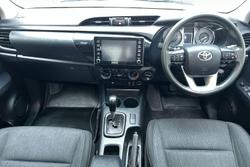 2022 Toyota Hilux SR