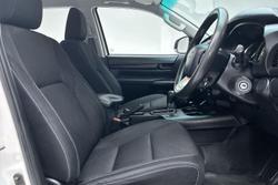 2022 Toyota Hilux SR