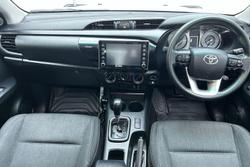 2022 Toyota Hilux SR