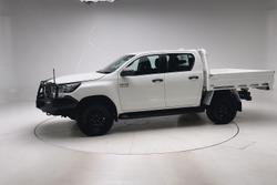2022 Toyota Hilux SR