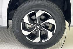 2024 Mitsubishi Pajero Sport GLS