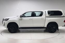 2023 Toyota Hilux SR