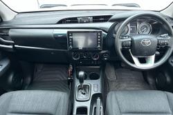 2022 Toyota Hilux SR