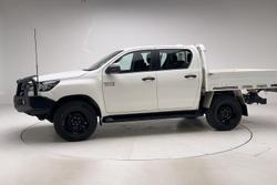 2022 Toyota Hilux SR