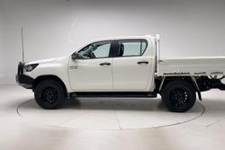 2022 Toyota Hilux SR