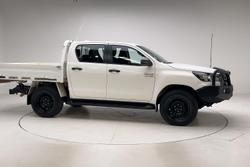 2022 Toyota Hilux SR
