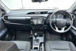 2022 Toyota Hilux SR