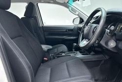 2022 Toyota Hilux SR