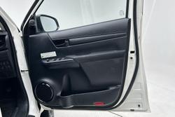 2022 Toyota Hilux SR