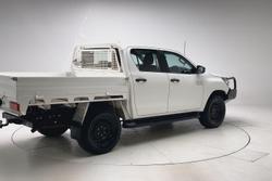 2022 Toyota Hilux SR