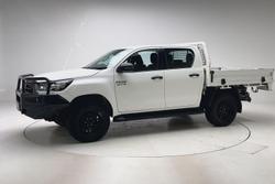 2022 Toyota Hilux SR