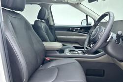 2025 Kia Carnival GT-Line HEV