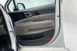 2025 Kia Carnival GT-Line HEV