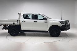 2022 Toyota Hilux SR