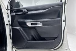 2024 Ford Everest Platinum