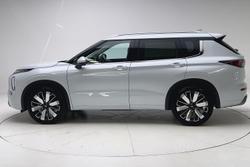 2025 Mitsubishi Outlander Exceed