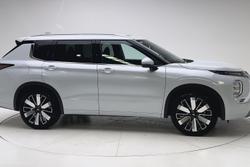 2025 Mitsubishi Outlander Exceed