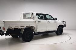 2022 Toyota Hilux SR