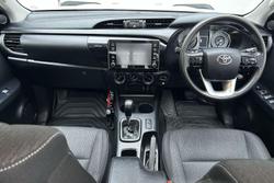 2022 Toyota Hilux SR