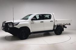 2022 Toyota Hilux SR