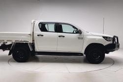 2022 Toyota Hilux SR