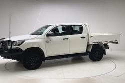 2022 Toyota Hilux SR