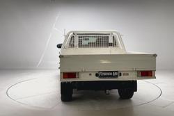 2022 Toyota Hilux SR