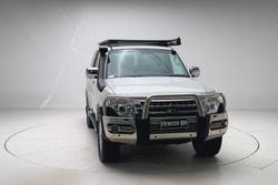 2018 Mitsubishi Pajero GLS