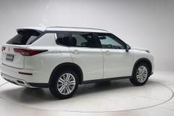 2023 Mitsubishi Outlander LS
