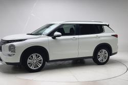 2023 Mitsubishi Outlander LS