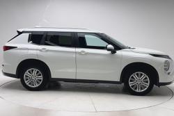 2023 Mitsubishi Outlander LS