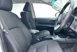 2022 Toyota Hilux SR