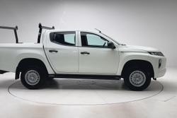 2023 Mitsubishi Triton GLX