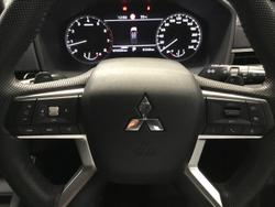 2022 Mitsubishi Outlander LS