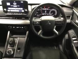 2022 Mitsubishi Outlander LS