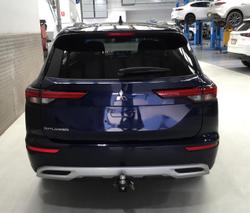 2022 Mitsubishi Outlander LS