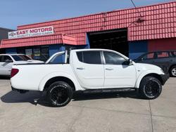 2013 Mitsubishi Triton GLX-R MN MY14 4X4 Dual Range White