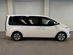 2022 Hyundai STARIA US4.V1 MY22 AWD Creamy White